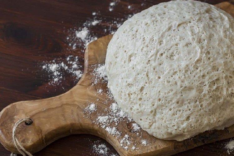 Pâte à pizza à la levure fraîche
