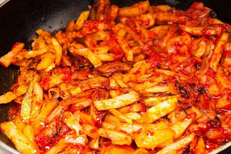 Pommes de terre sautées à la tomate