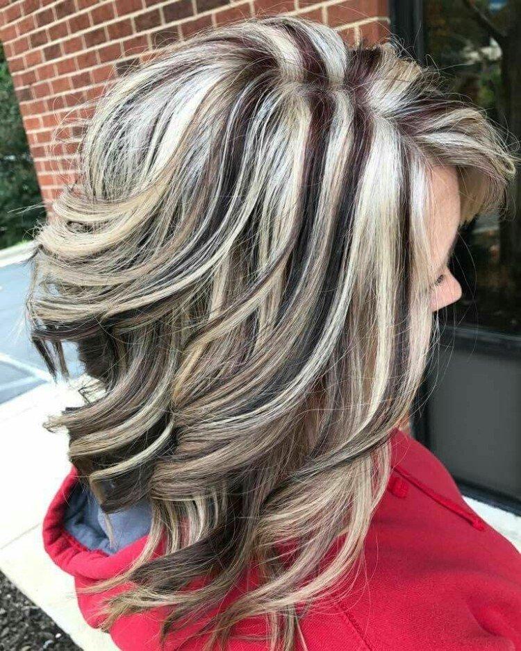 Faits saillants sur les cheveux noirs - photo