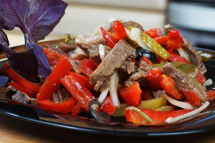Salade de boeuf et cornichons