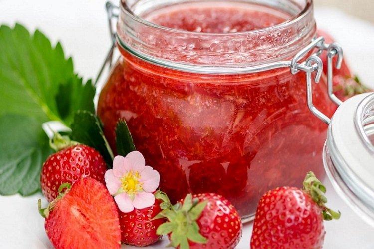 Confiture de fraises classique