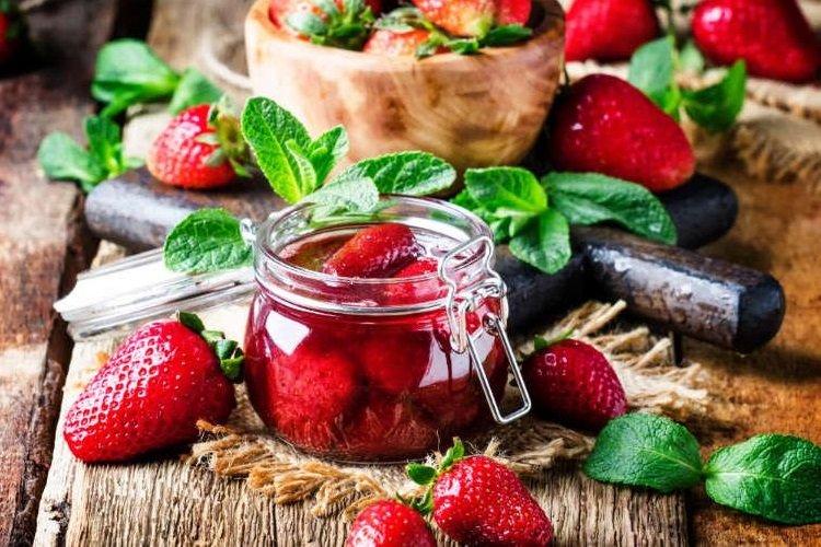 Confiture de fraises à la menthe