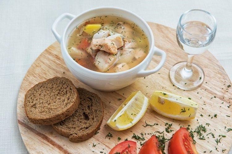 Soupe de poisson saumon à la vodka
