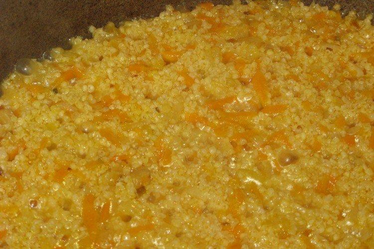 Bouillie d'orge dans une mijoteuse