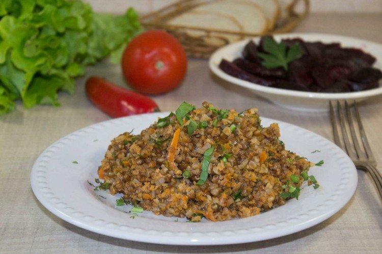 Bouillie de sarrasin à la viande hachée