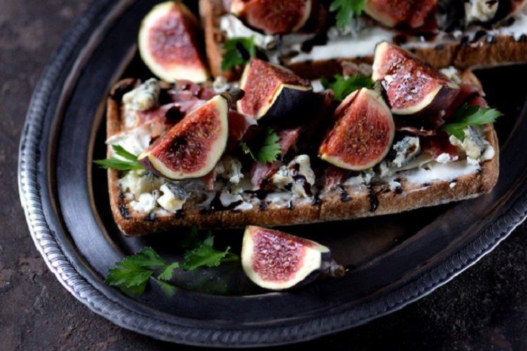 Bruschetta aux figues et jambon