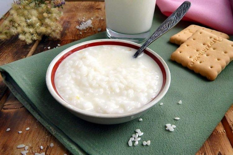 Bouillie de riz liquide au lait