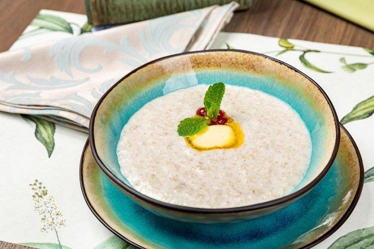 Gruau liquide au lait