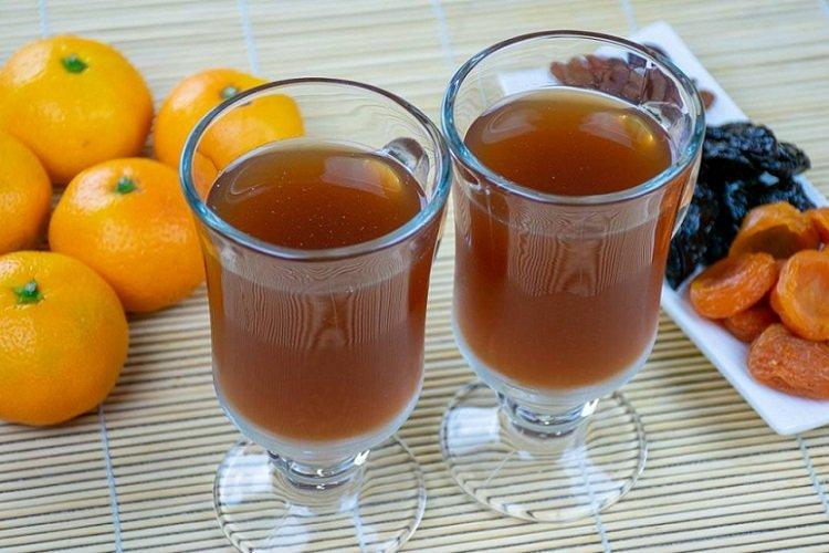 Compote de fruits secs et confiture