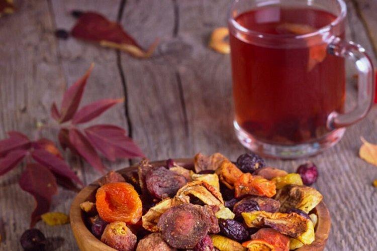 Compote de fruits secs et cynorrhodons