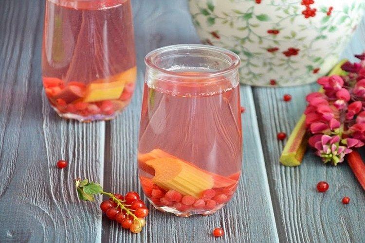 Compote de rhubarbe et groseille