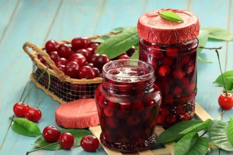 Confiture de cerises douces Pyatiminutka