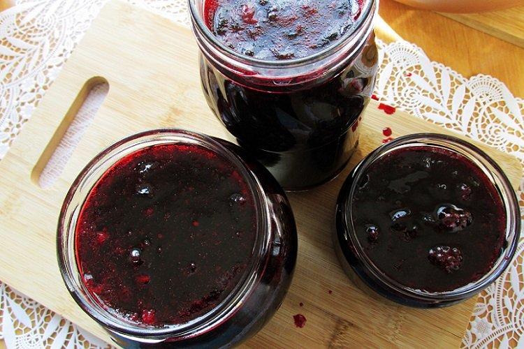 Confiture de chèvrefeuille pour l'hiver