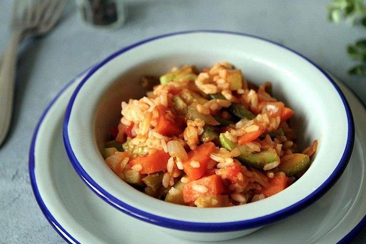 Courgettes mijotées avec du riz