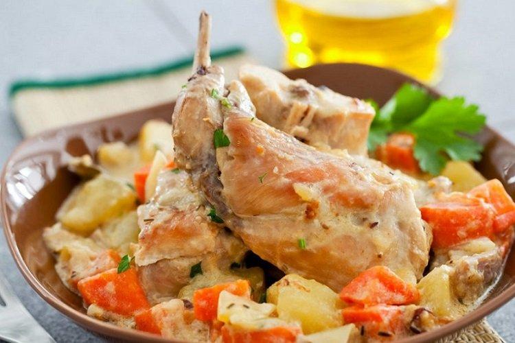 Compote de pommes de terre au lapin