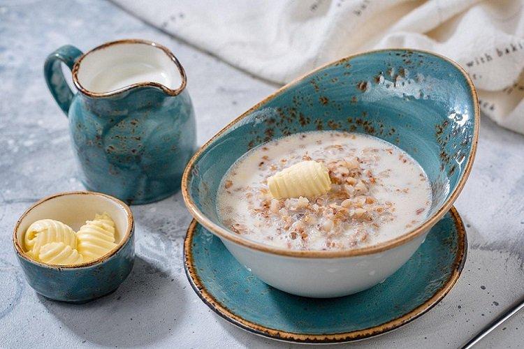 Bouillie de sarrasin au lait à la vanille