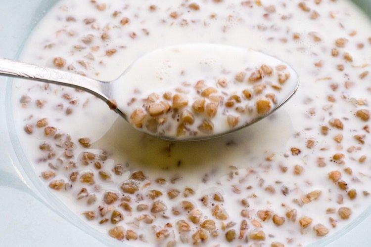 Bouillie de sarrasin liquide au lait