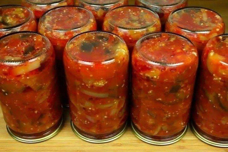 Salade d'aubergines aux pommes pour l'hiver