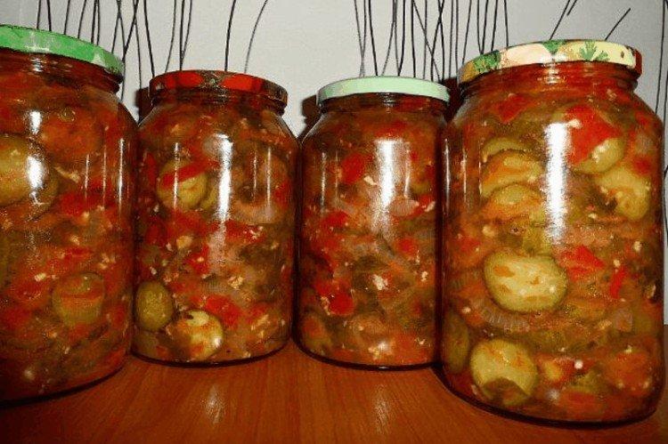 Salade de concombre et champignons pour l'hiver