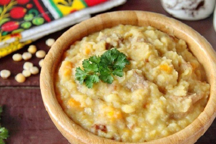 Bouillie de pois avec ragoût