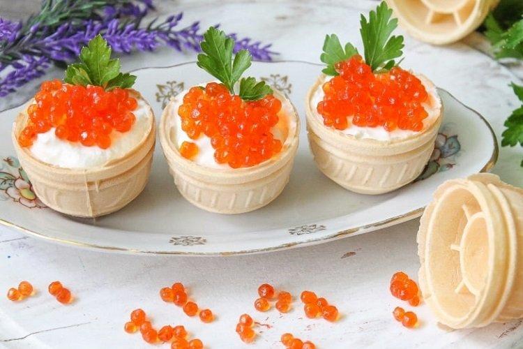 Tartelettes au caviar rouge