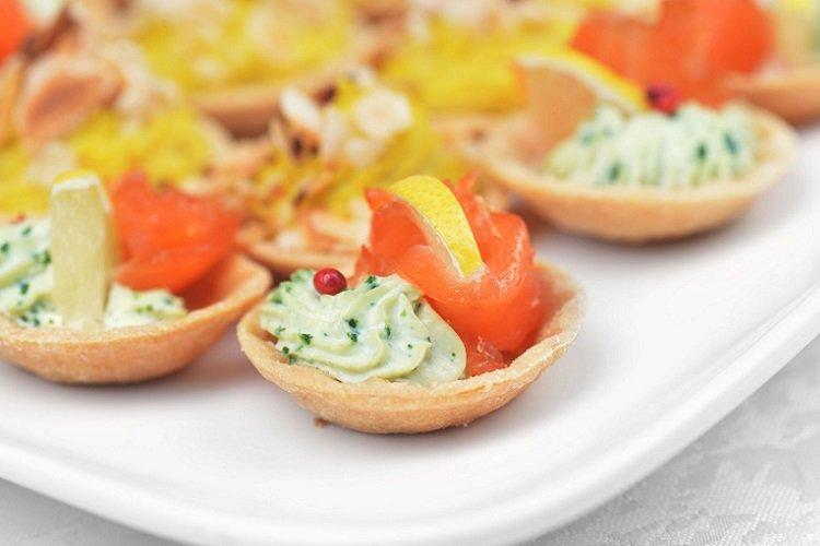 Tartelettes au saumon et à l'avocat