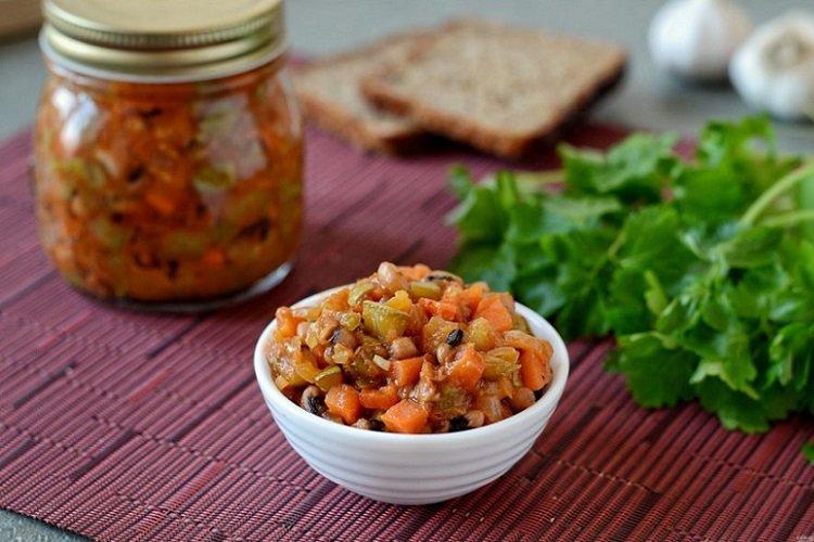 Salade de courgettes et haricots pour l'hiver