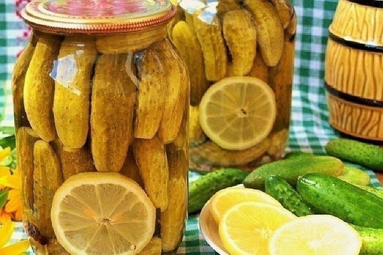 Concombres au citron pour l'hiver