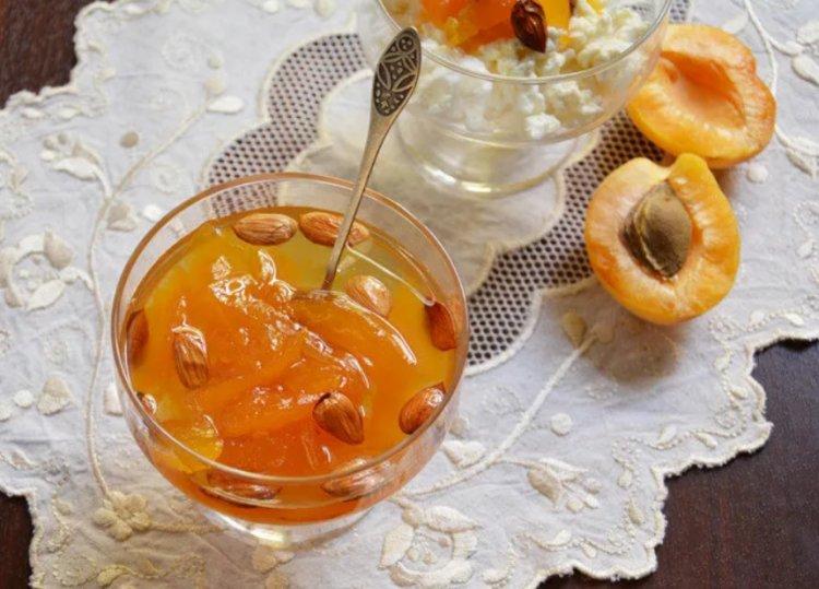 Confiture d'abricots au miel