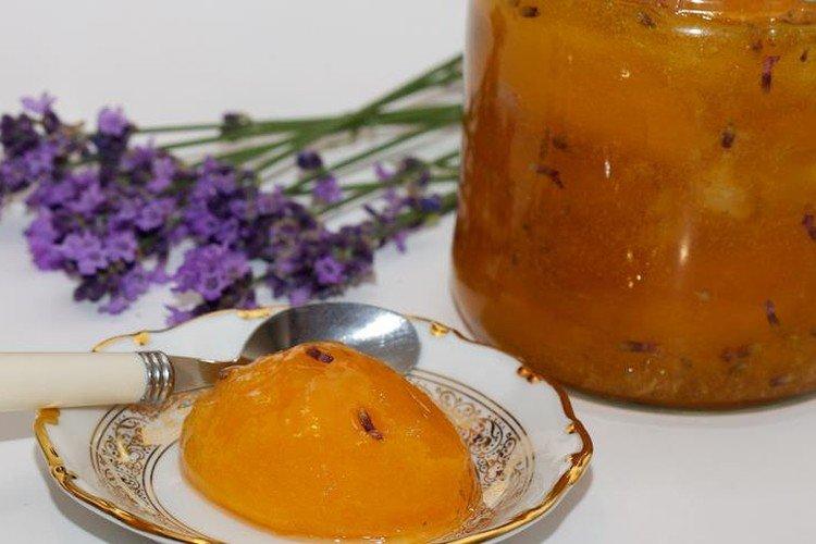 Confiture d'abricots à la lavande