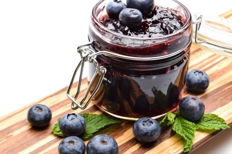 Confiture de cerises aux myrtilles