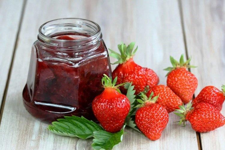 Recette classique de confiture de fraises