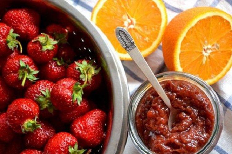 Confiture de fraises et d'oranges