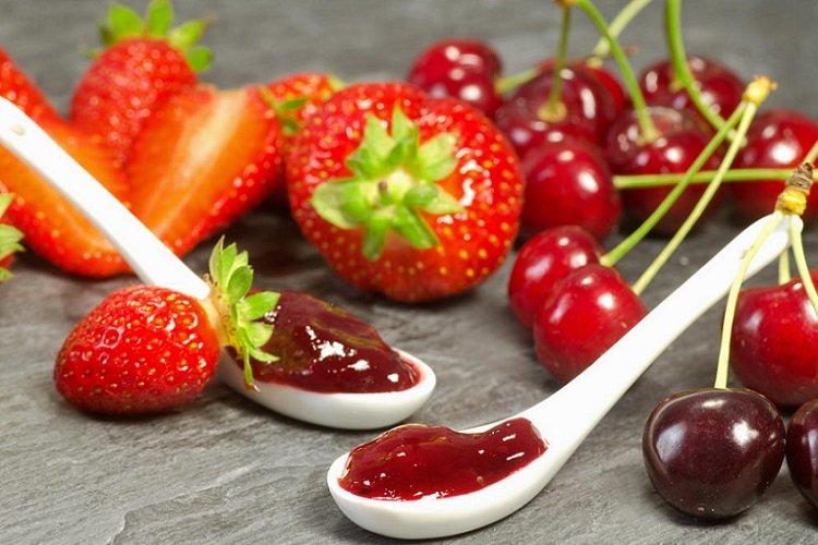 Confiture de fraises et cerises
