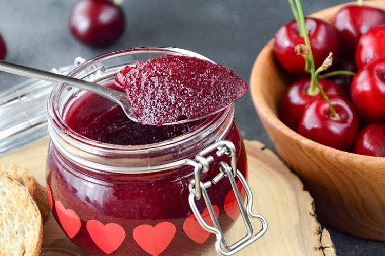 Cerises pilées à la gélatine