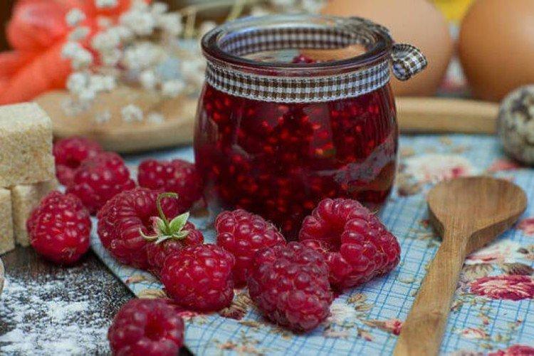 Confiture de framboises aux noix