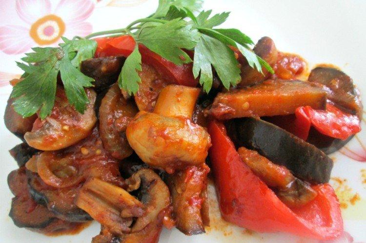 Sauté d'aubergines aux champignons