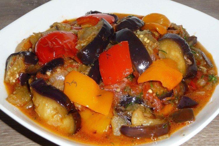 Sauté d'aubergines aux tomates