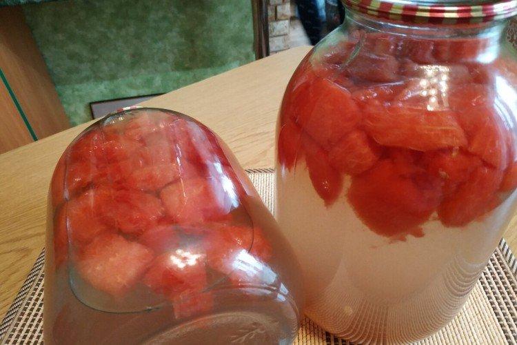 Compote de pastèque pour l'hiver