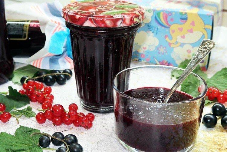 Confiture aux groseilles rouges et noires