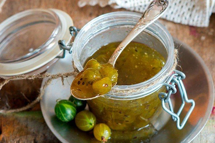 Confiture de groseille et rhubarbe