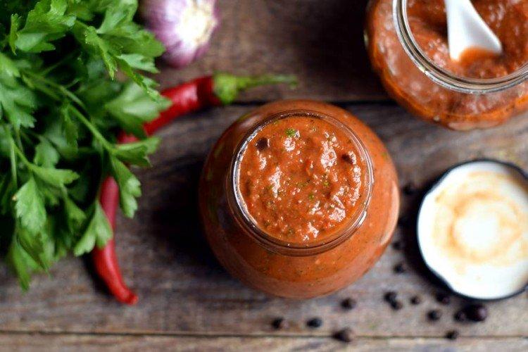 Adjika de tomates aux aubergines