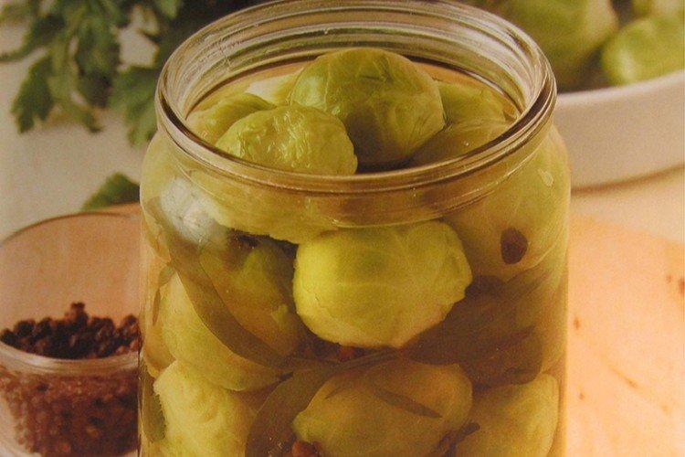 Salade de choux de Bruxelles pour l'hiver