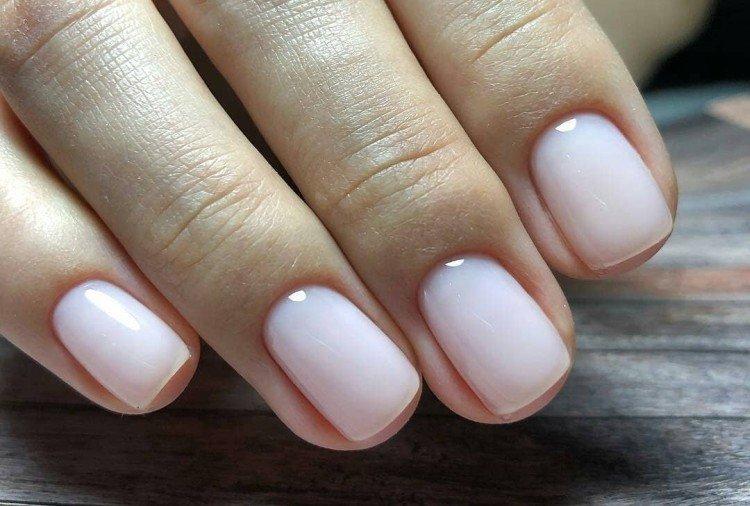 Manucure translucide