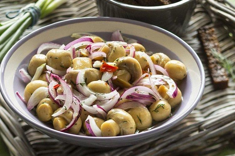 Champignons marinés sans vinaigre