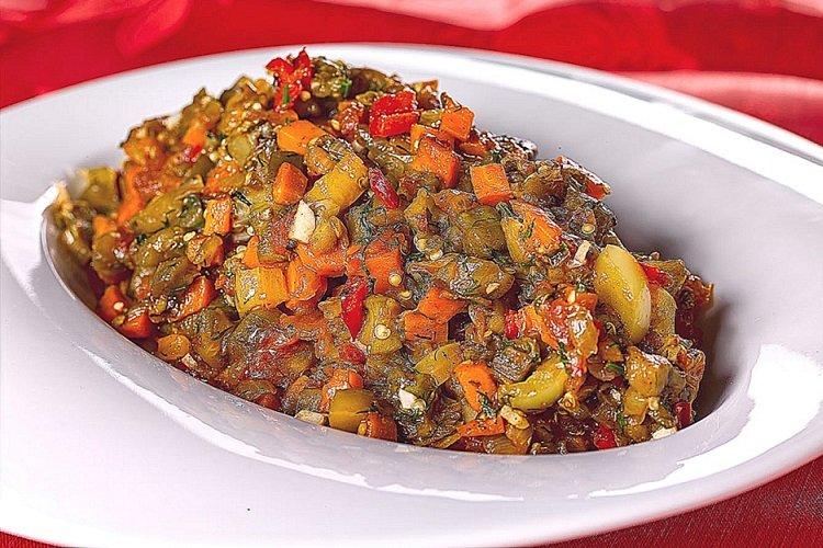 Caviar d'aubergine au vinaigre de vin