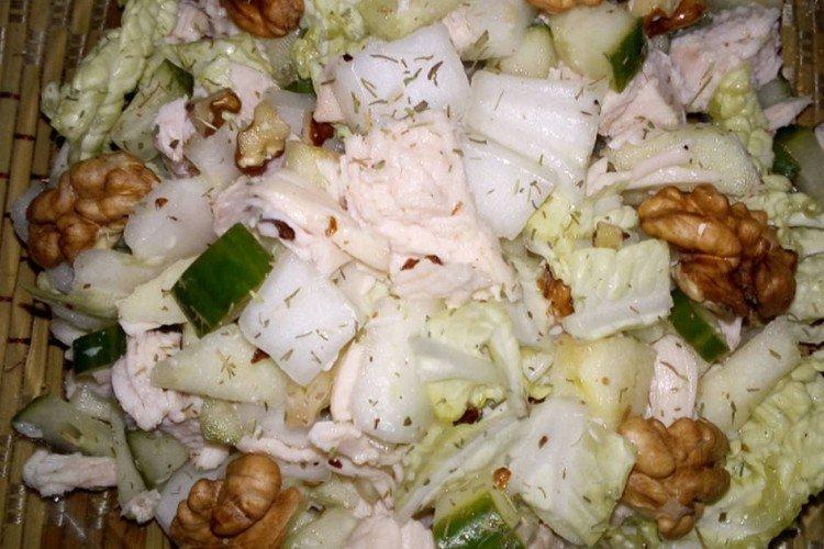 Salade de chou de Pékin et noix