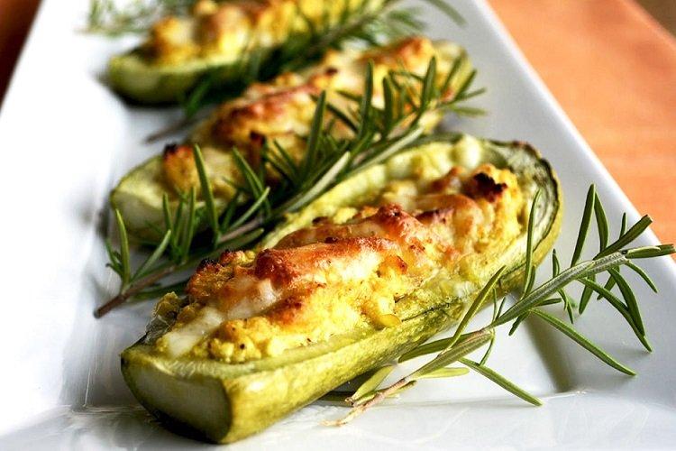 Courgettes au boeuf haché et romarin au four