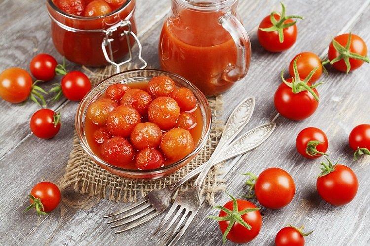 Tomates marinées au jus de tomate