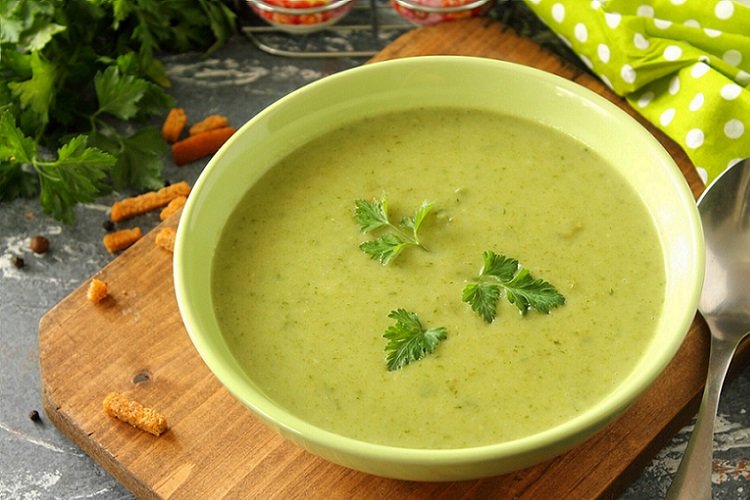 Soupe de courgettes aux champignons